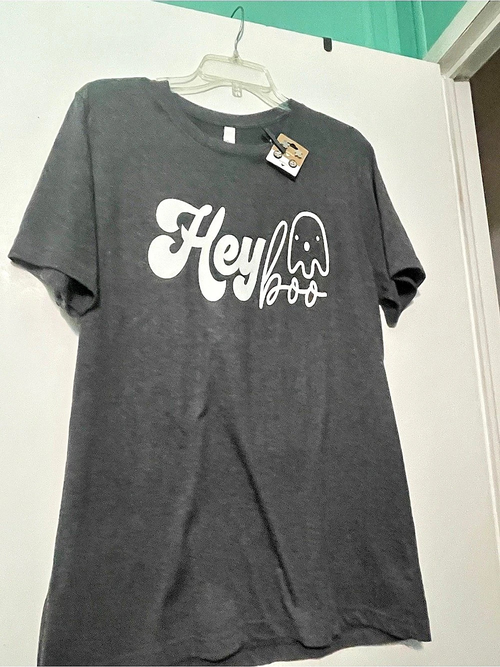 Canvas Graphic Tee Black Size Large NWT includes earrings